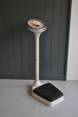 Doctor's scales