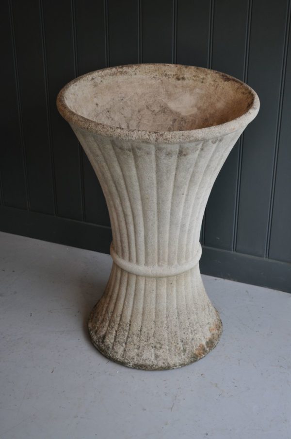 Fluted french planter
