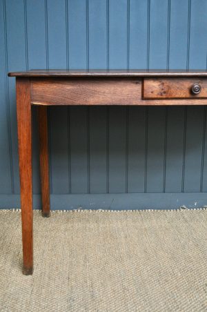 Compact French oak table