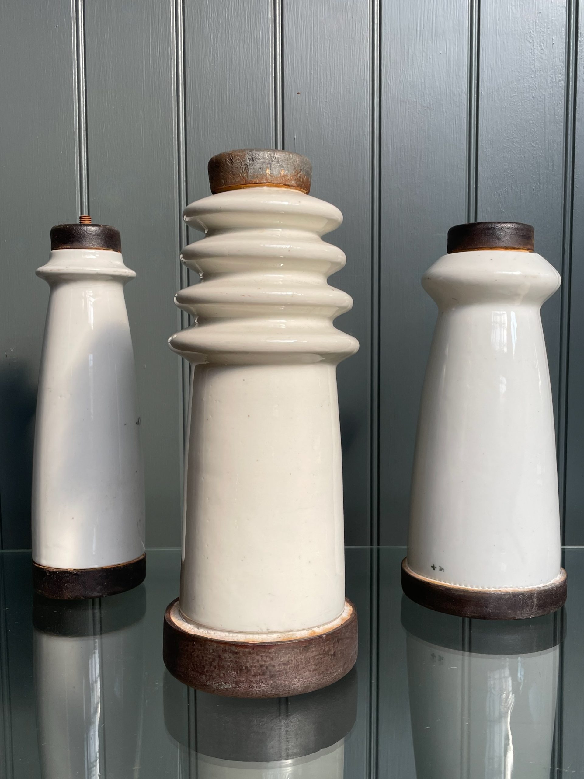 Ceramic isolators Ceramic isolators