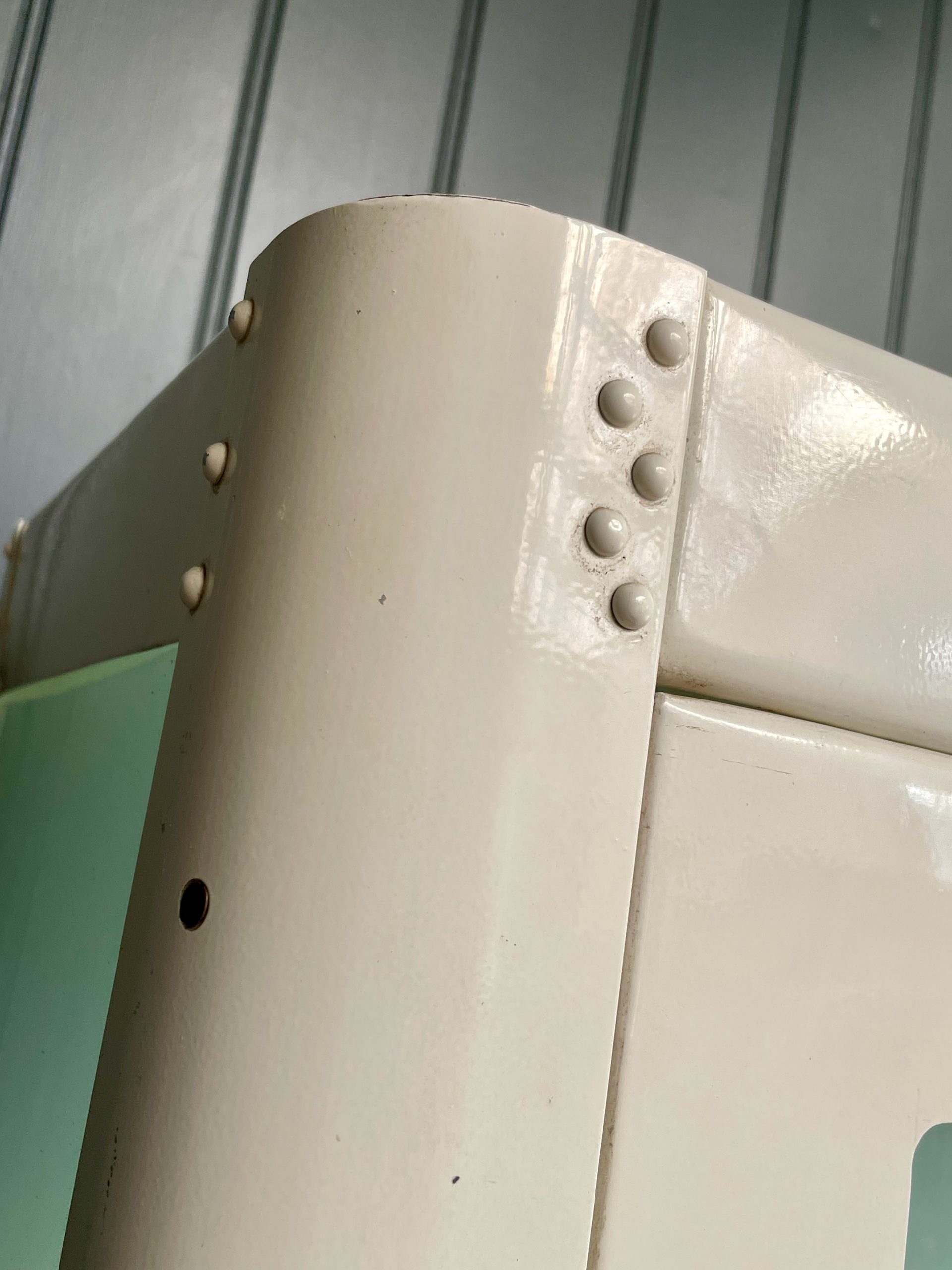 Glazed medical cabinet