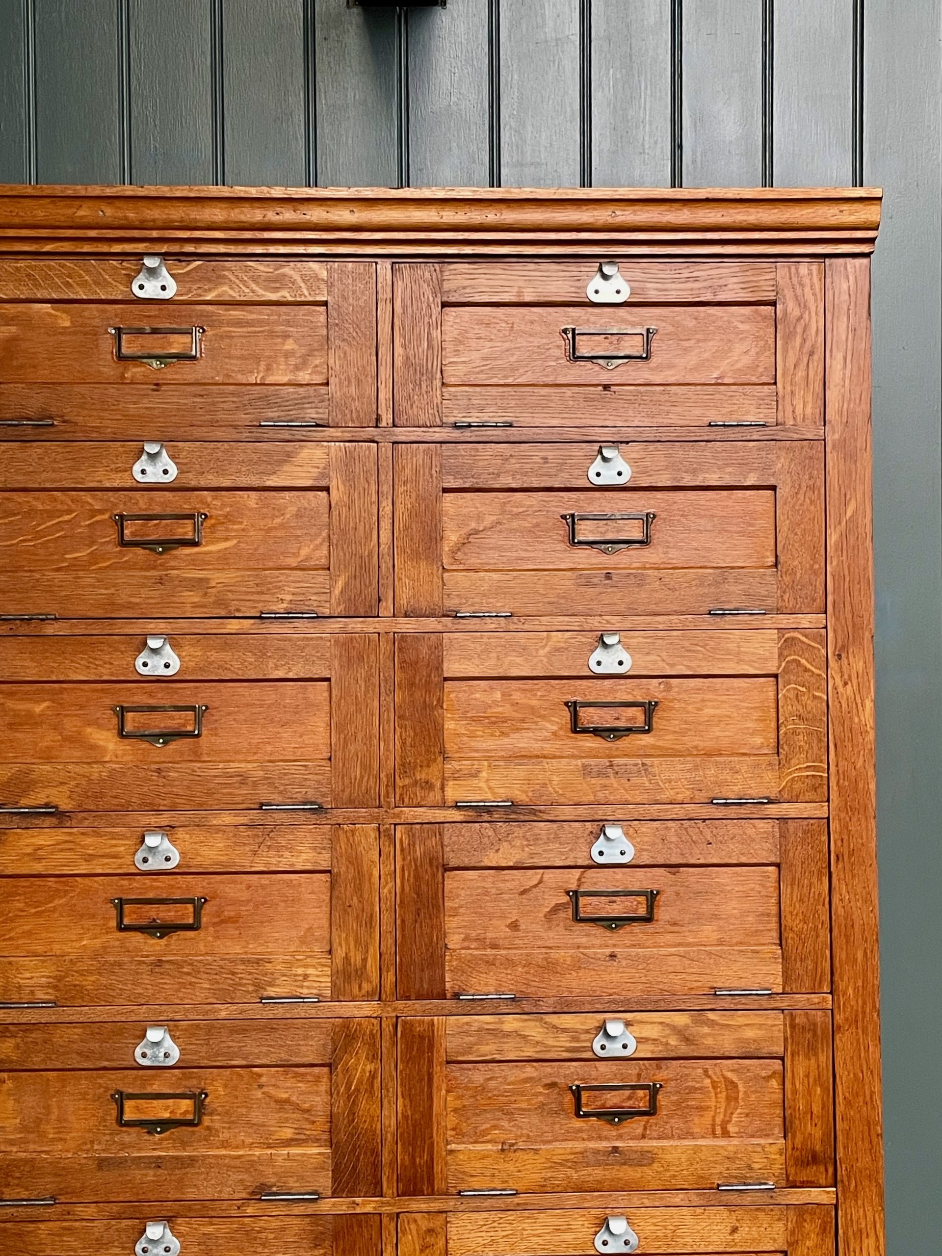 Oak Notaire's cabinet Oak Notaire's cabinet