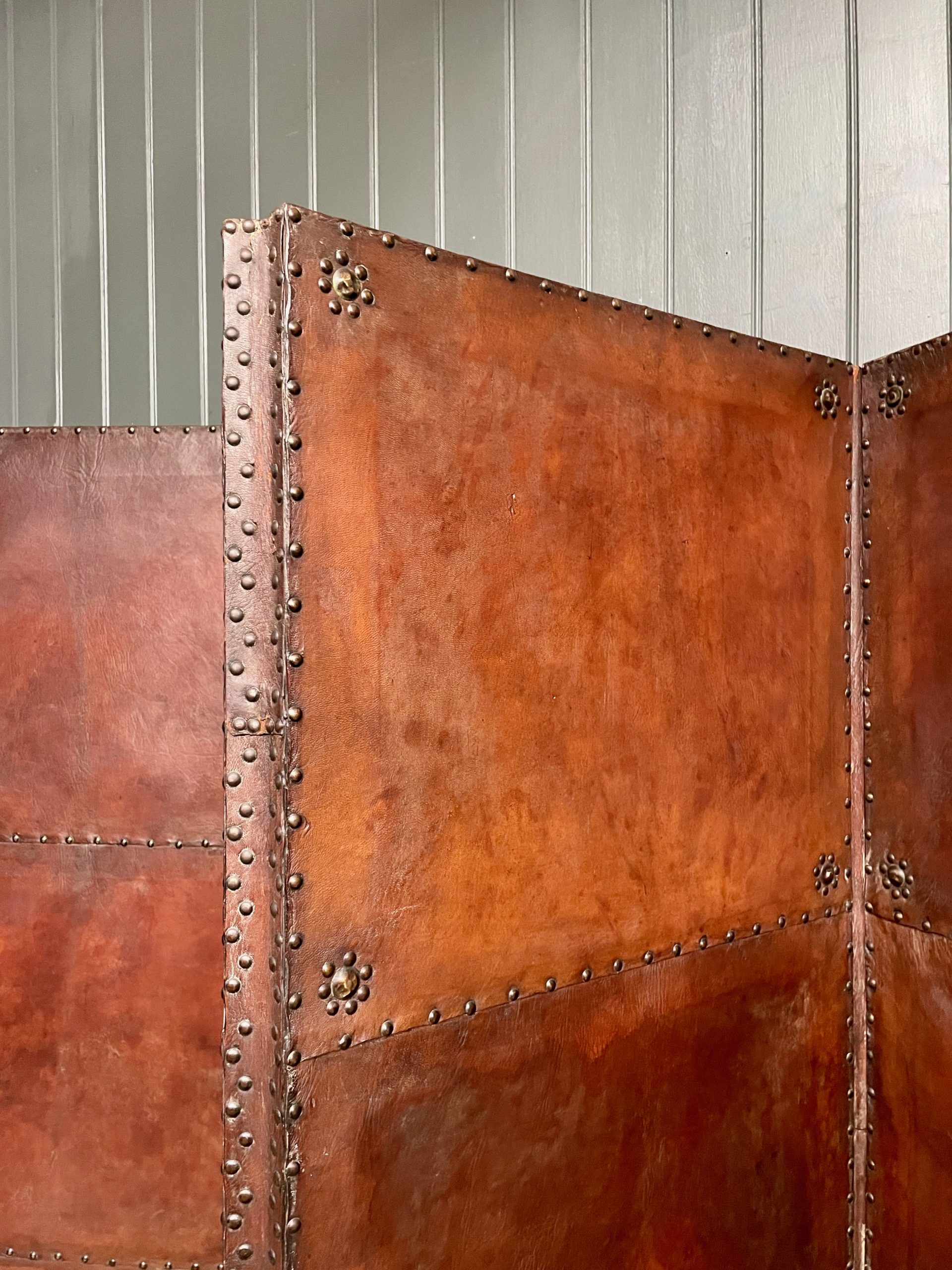 Antique leather screen