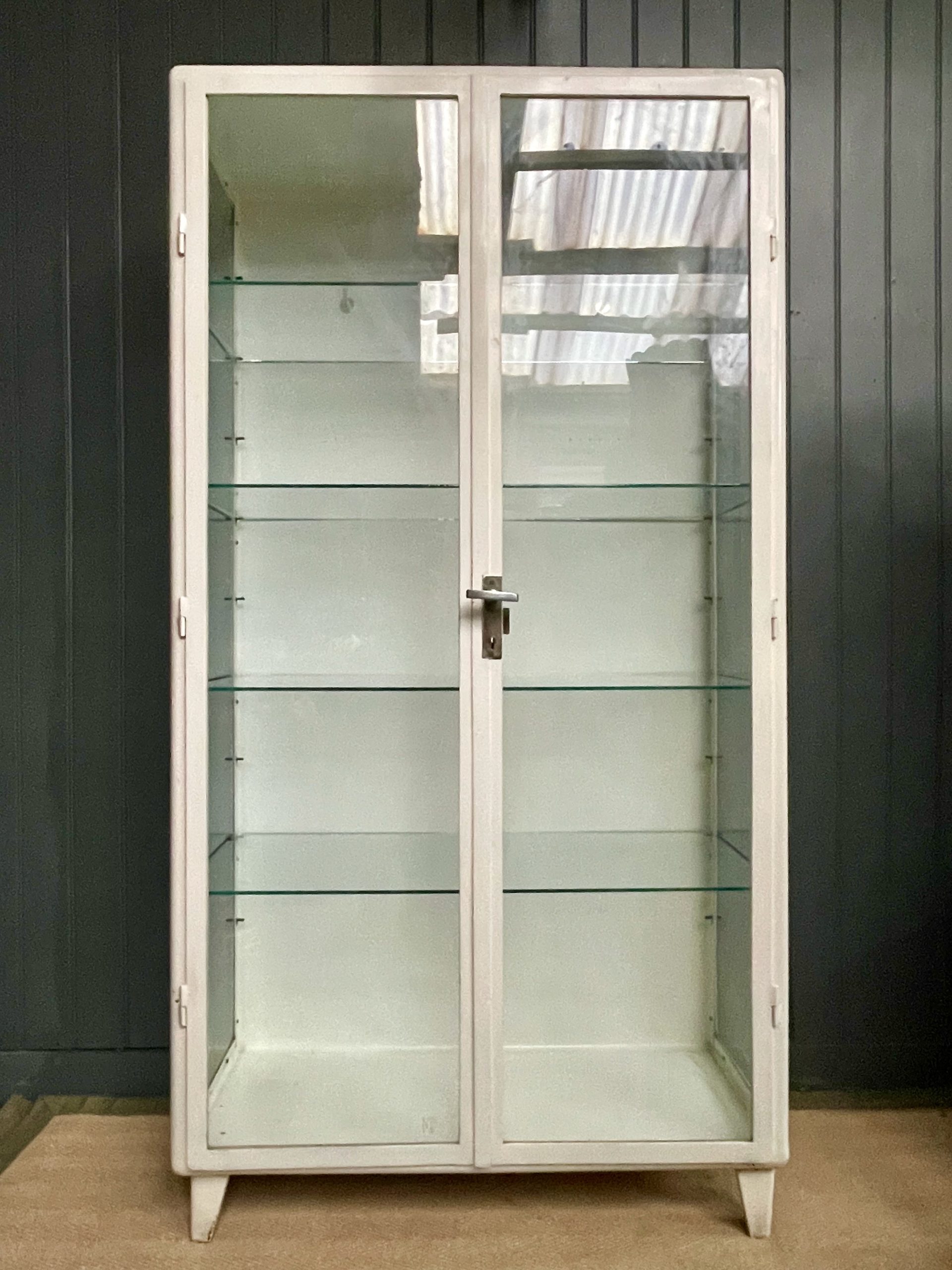 Glazed medical cabinet Glazed medical cabinet