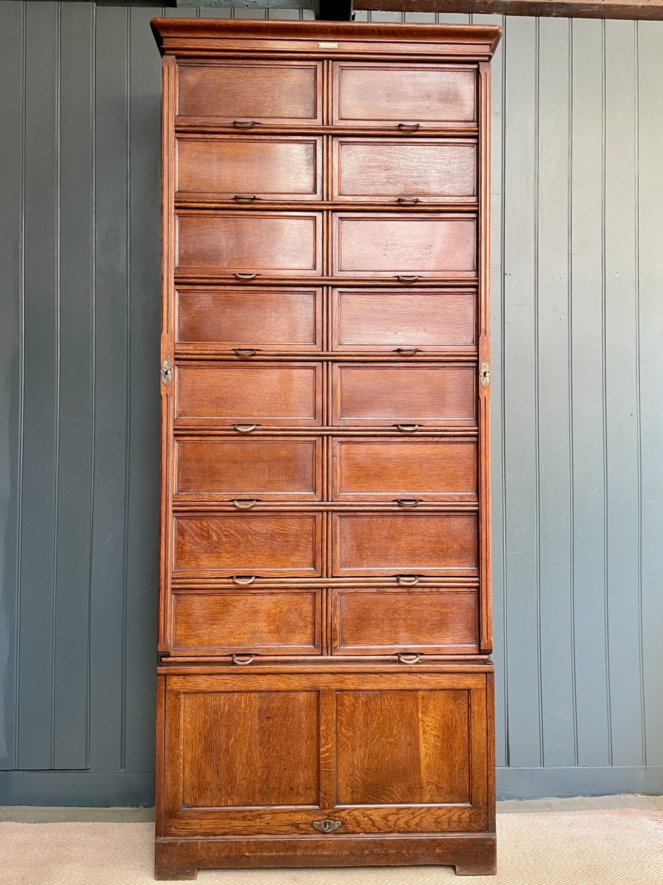 German Notary cabinet